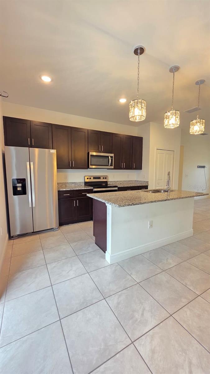 Image 4 of 19 For 684 Marion Oaks Manor