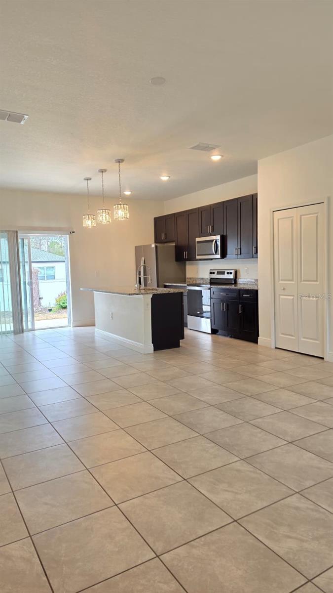 Image 5 of 19 For 684 Marion Oaks Manor