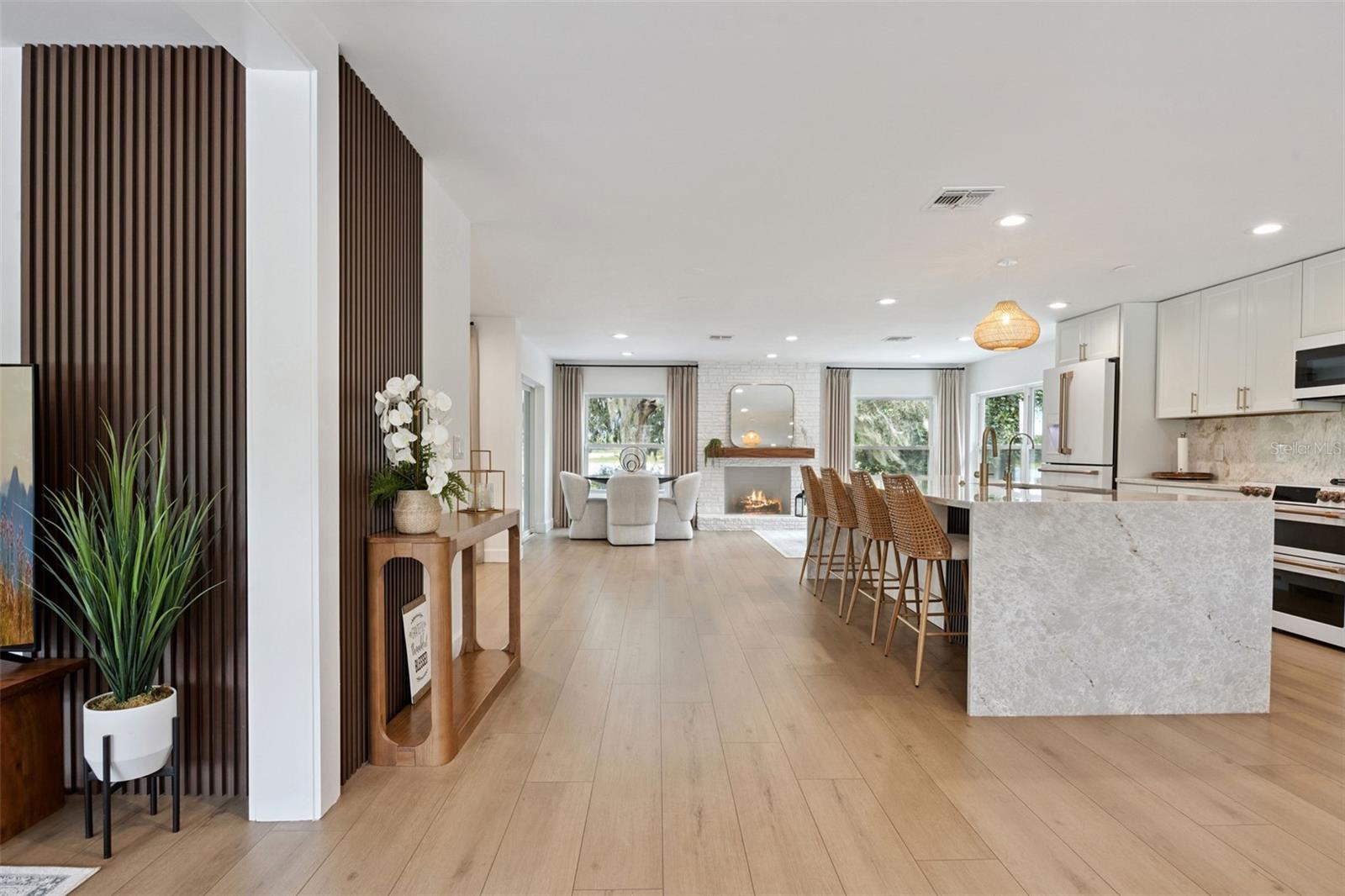 Image 11 of 86 For 17661 Davenport Road