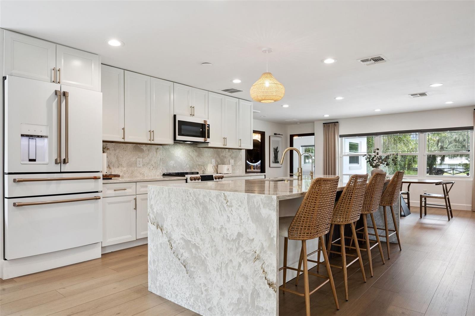 Image 15 of 86 For 17661 Davenport Road