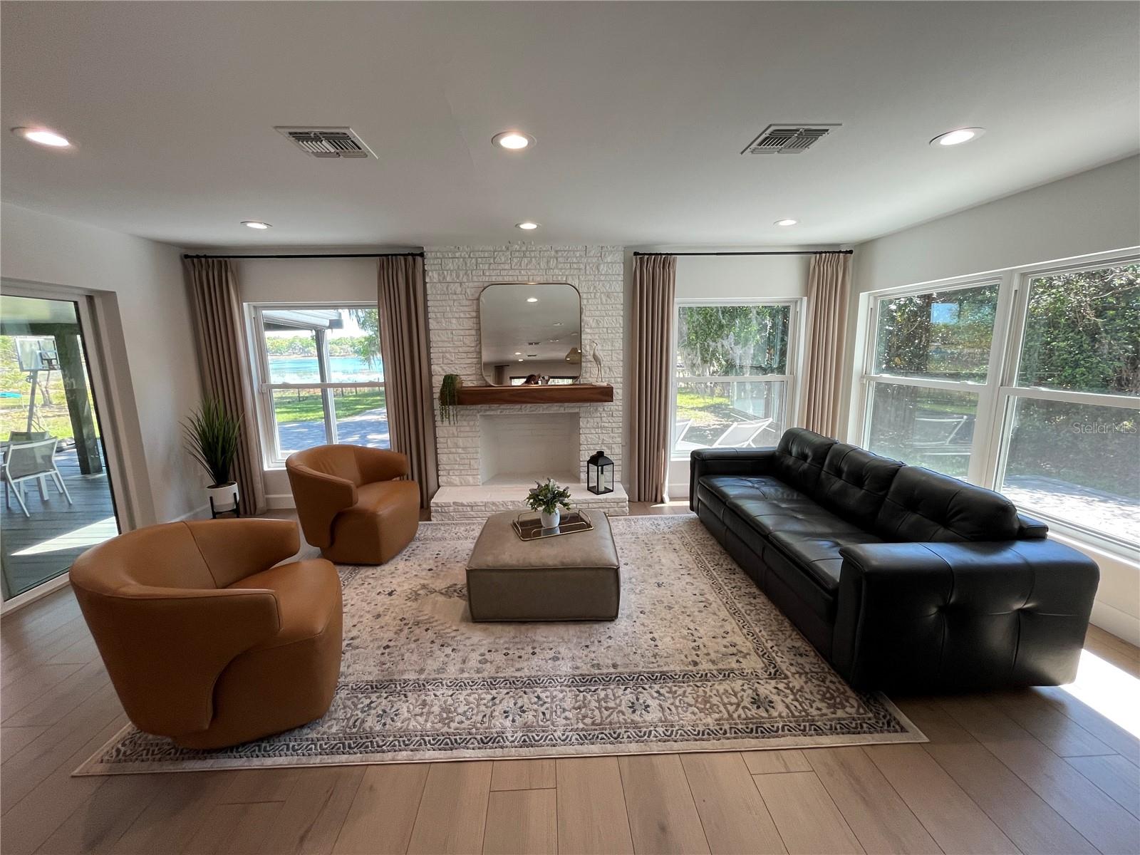 Image 17 of 86 For 17661 Davenport Road