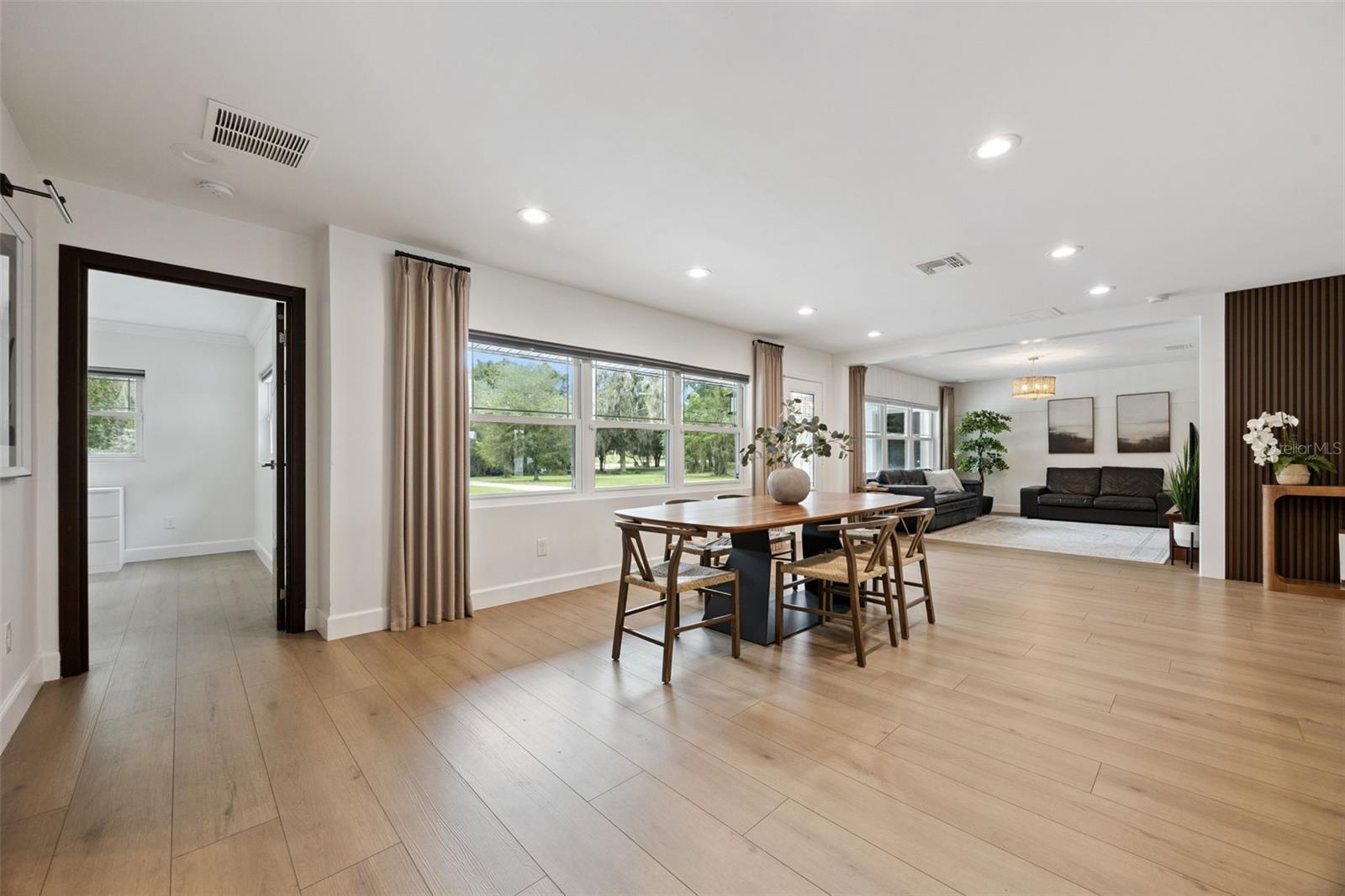 Image 19 of 86 For 17661 Davenport Road