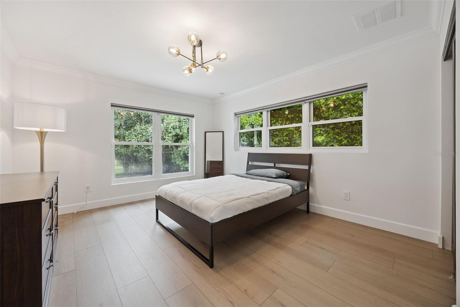 Image 24 of 86 For 17661 Davenport Road