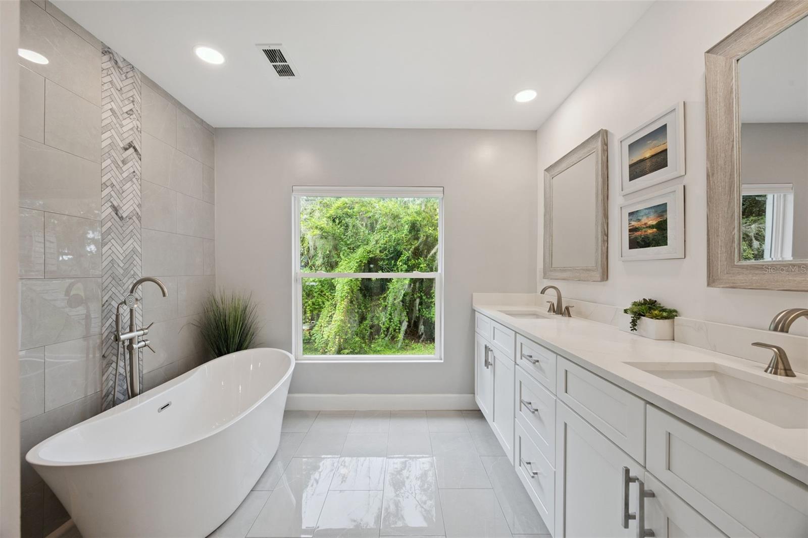 Image 47 of 86 For 17661 Davenport Road