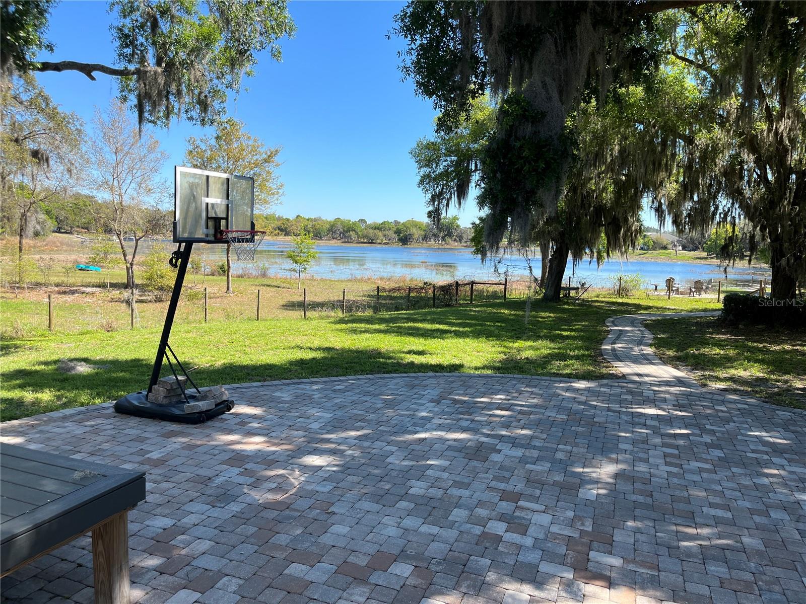 Image 52 of 86 For 17661 Davenport Road