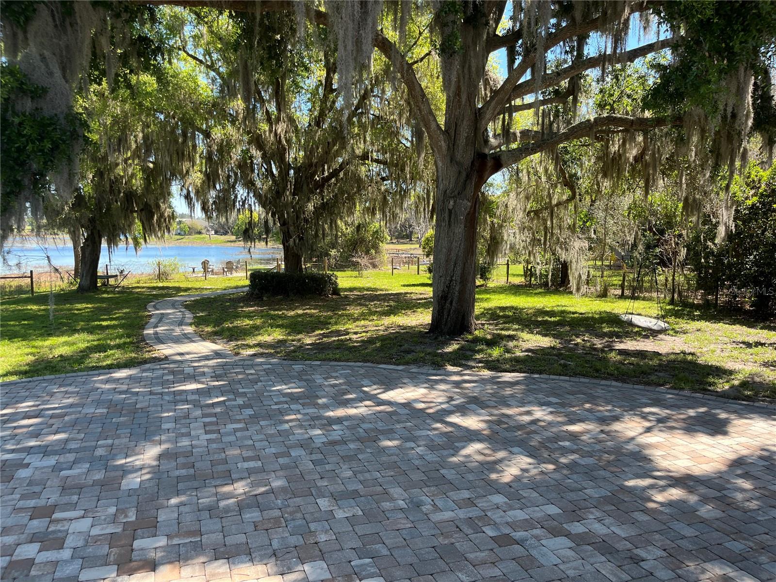 Image 53 of 86 For 17661 Davenport Road