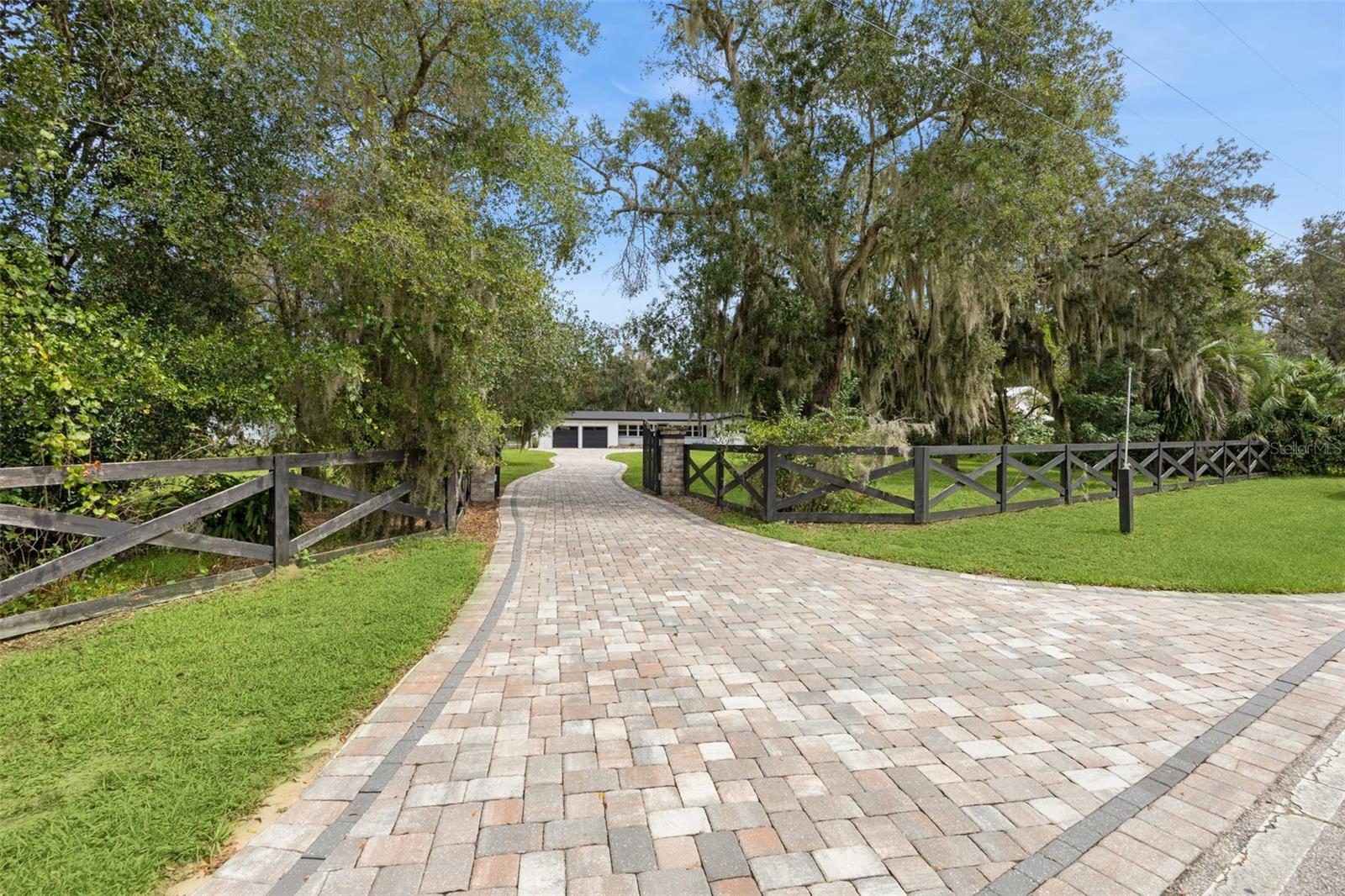 Image 55 of 86 For 17661 Davenport Road