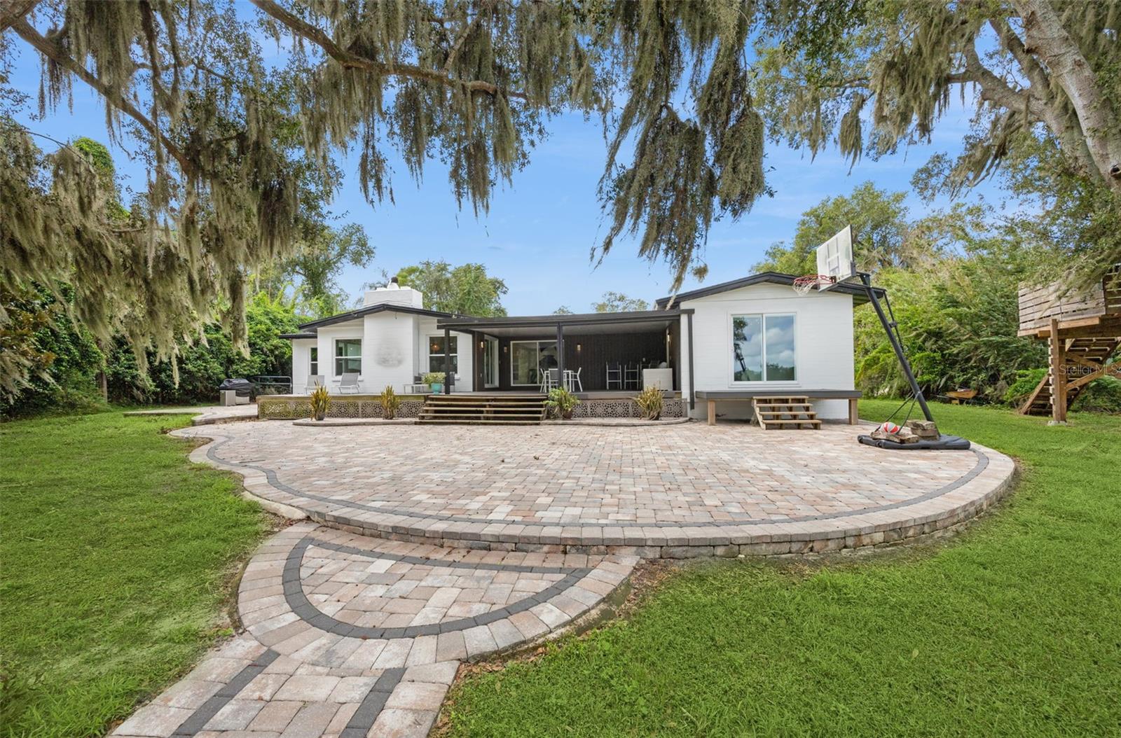 Image 56 of 86 For 17661 Davenport Road