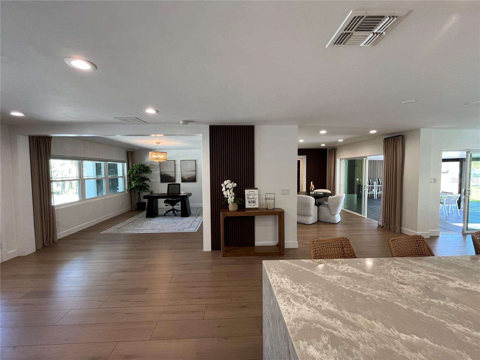 Image 9 of 86 For 17661 Davenport Road