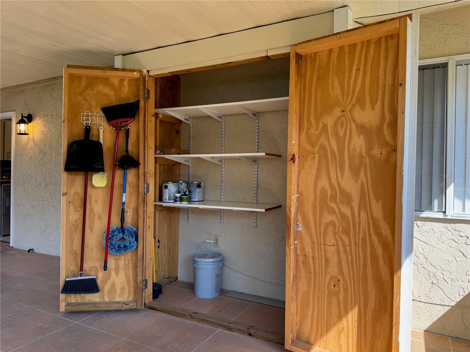 Image 26 of 30 For 12248 Tavares Ridge Circle