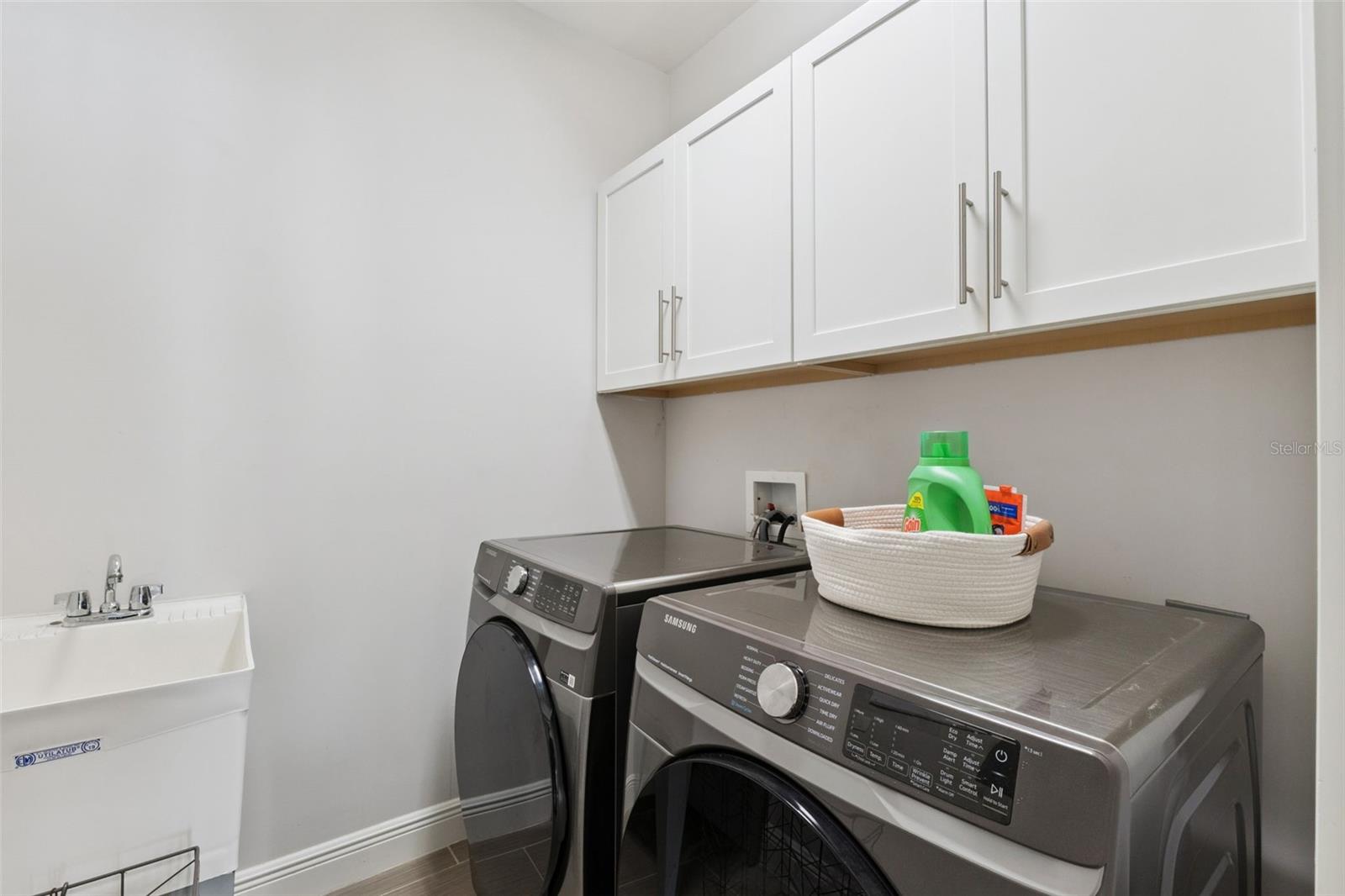 Image 18 of 33 For 7271 Sunny Meadow Aly