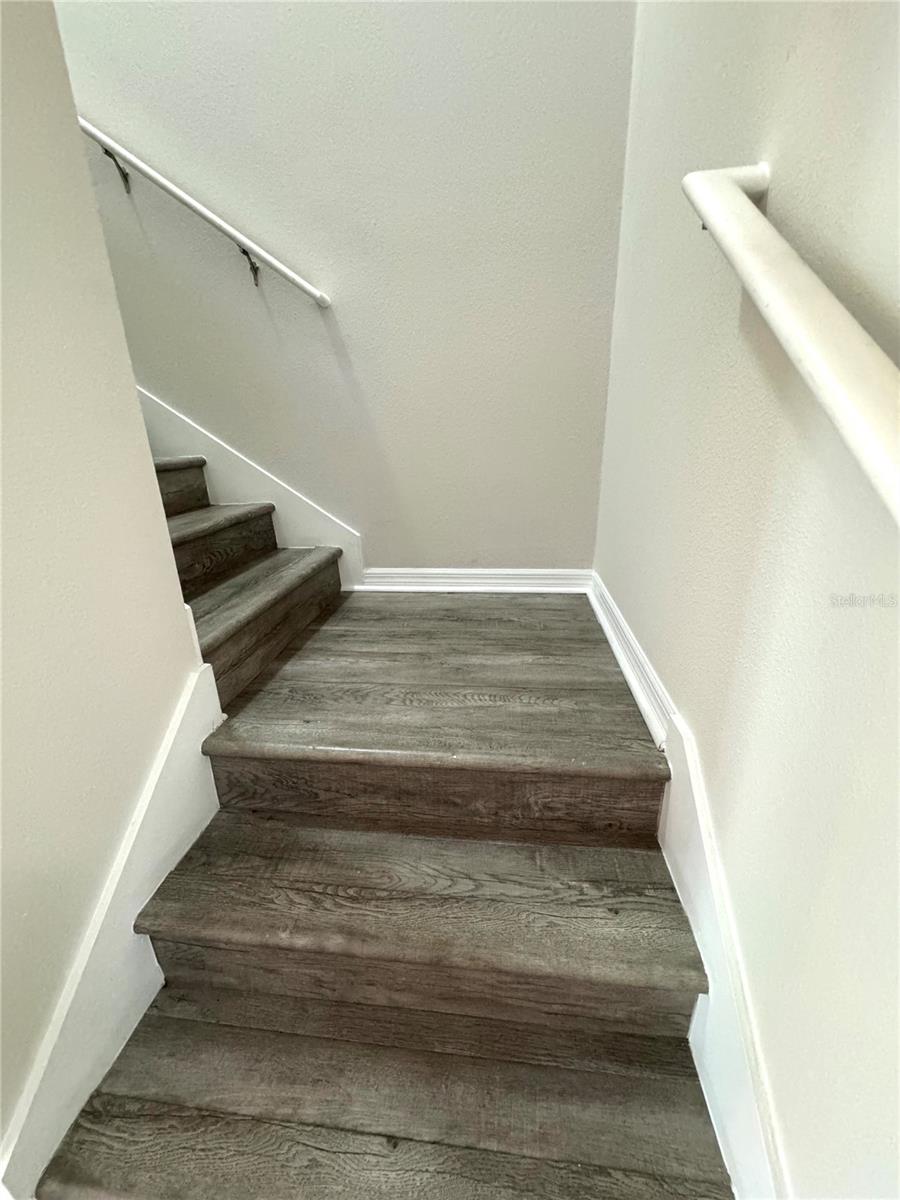 Image 13 of 35 For 16917 Tesla Alley