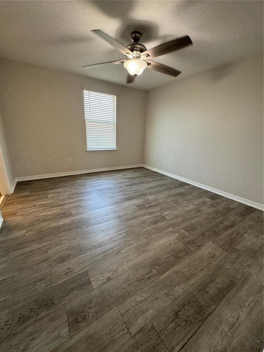 Image 14 of 35 For 16917 Tesla Alley