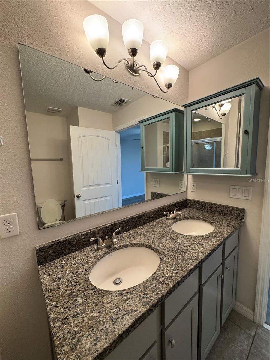 Image 16 of 35 For 16917 Tesla Alley