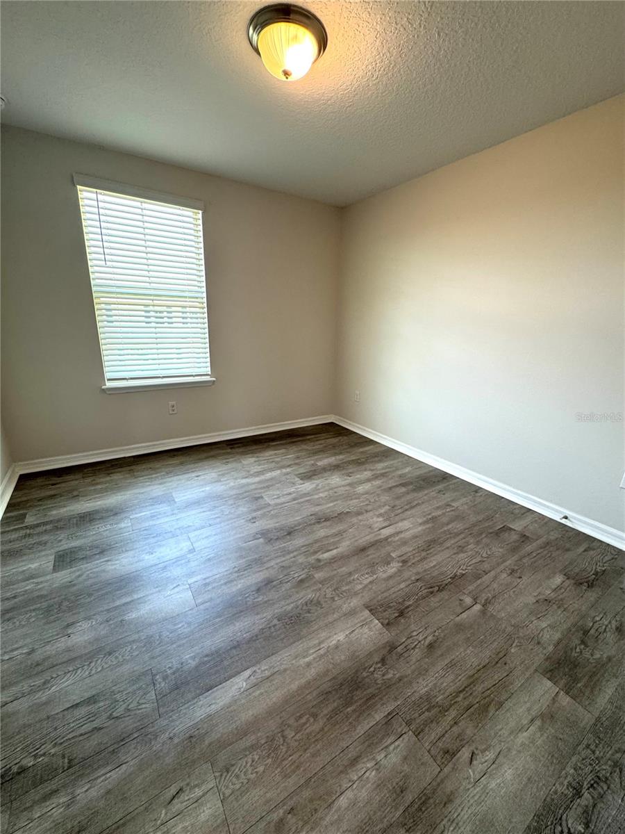 Image 17 of 35 For 16917 Tesla Alley