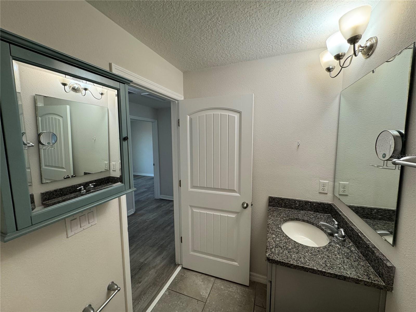 Image 19 of 35 For 16917 Tesla Alley