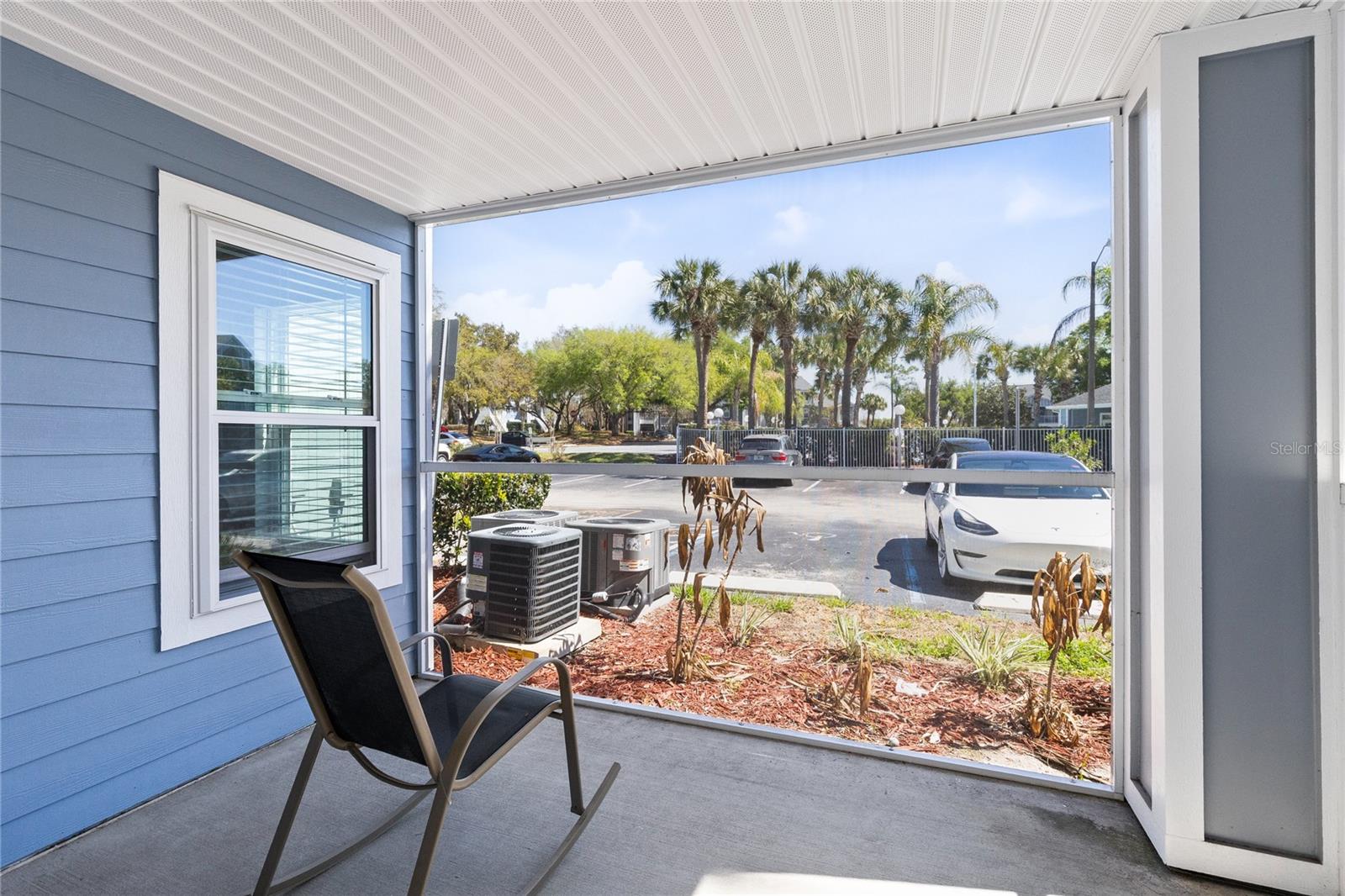 Image 11 of 40 For 2516 Grassy Point Drive 102