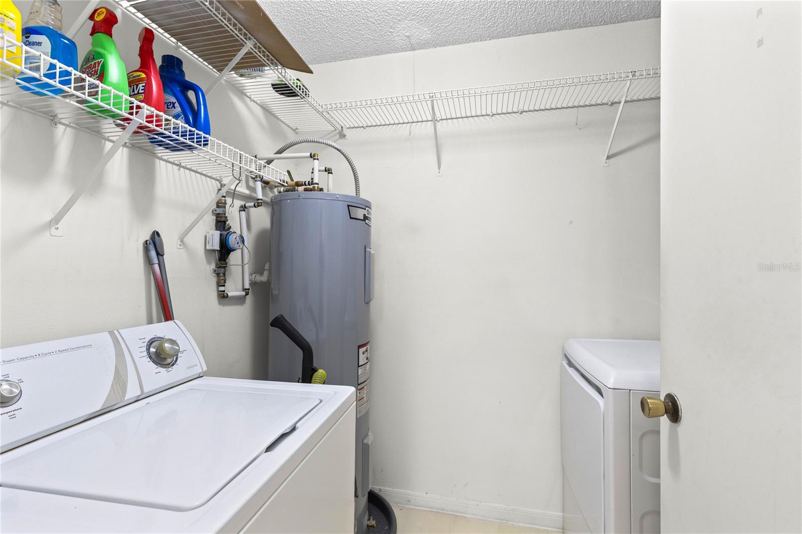 Image 16 of 40 For 2516 Grassy Point Drive 102