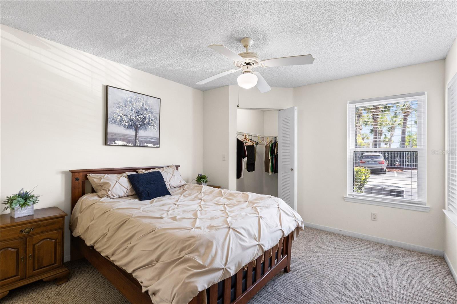 Image 19 of 40 For 2516 Grassy Point Drive 102