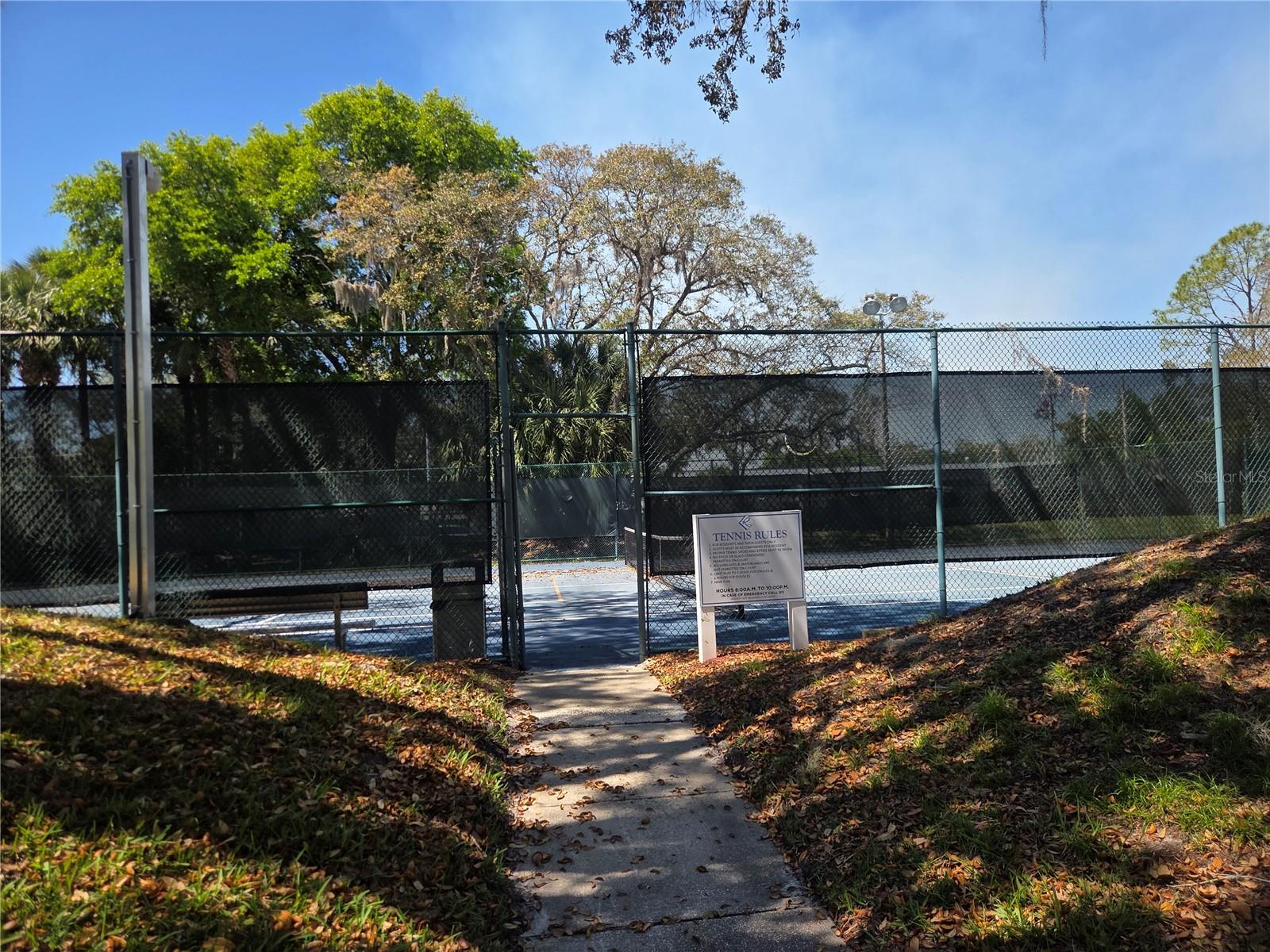 Image 25 of 40 For 2516 Grassy Point Drive 102