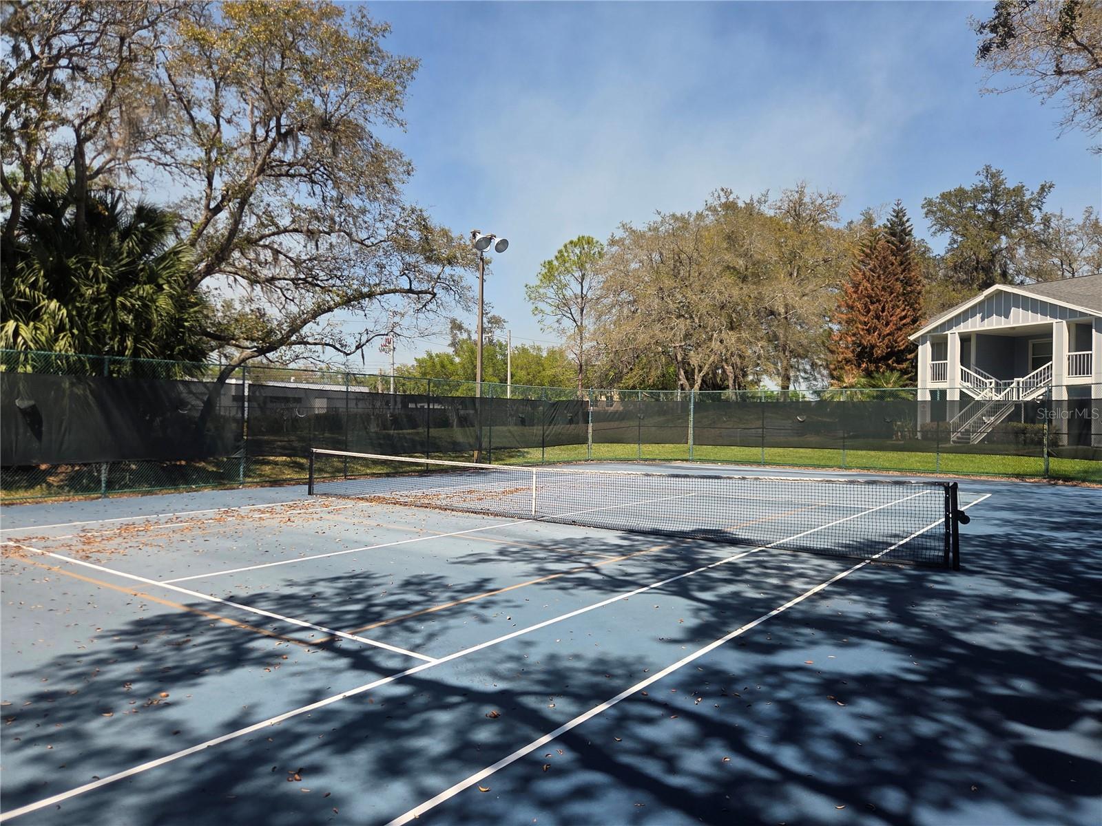 Image 26 of 40 For 2516 Grassy Point Drive 102