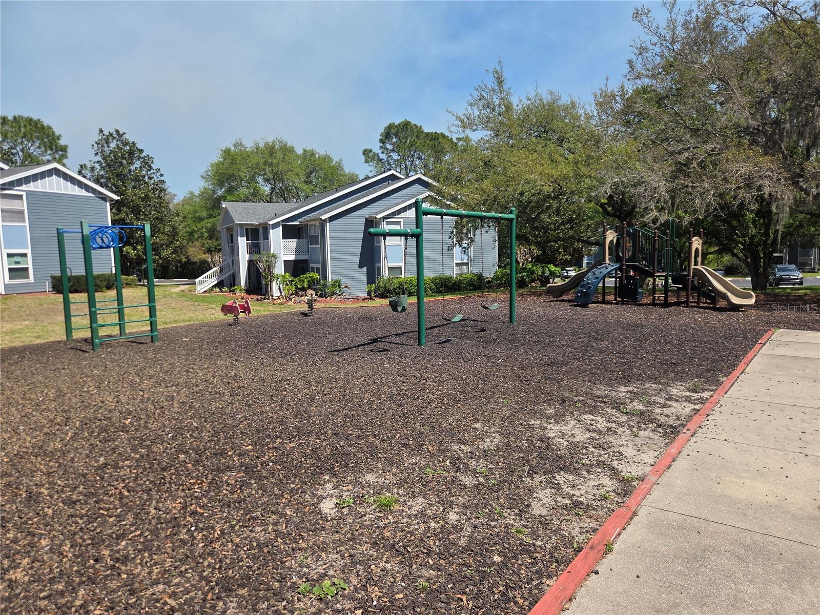 Image 27 of 40 For 2516 Grassy Point Drive 102