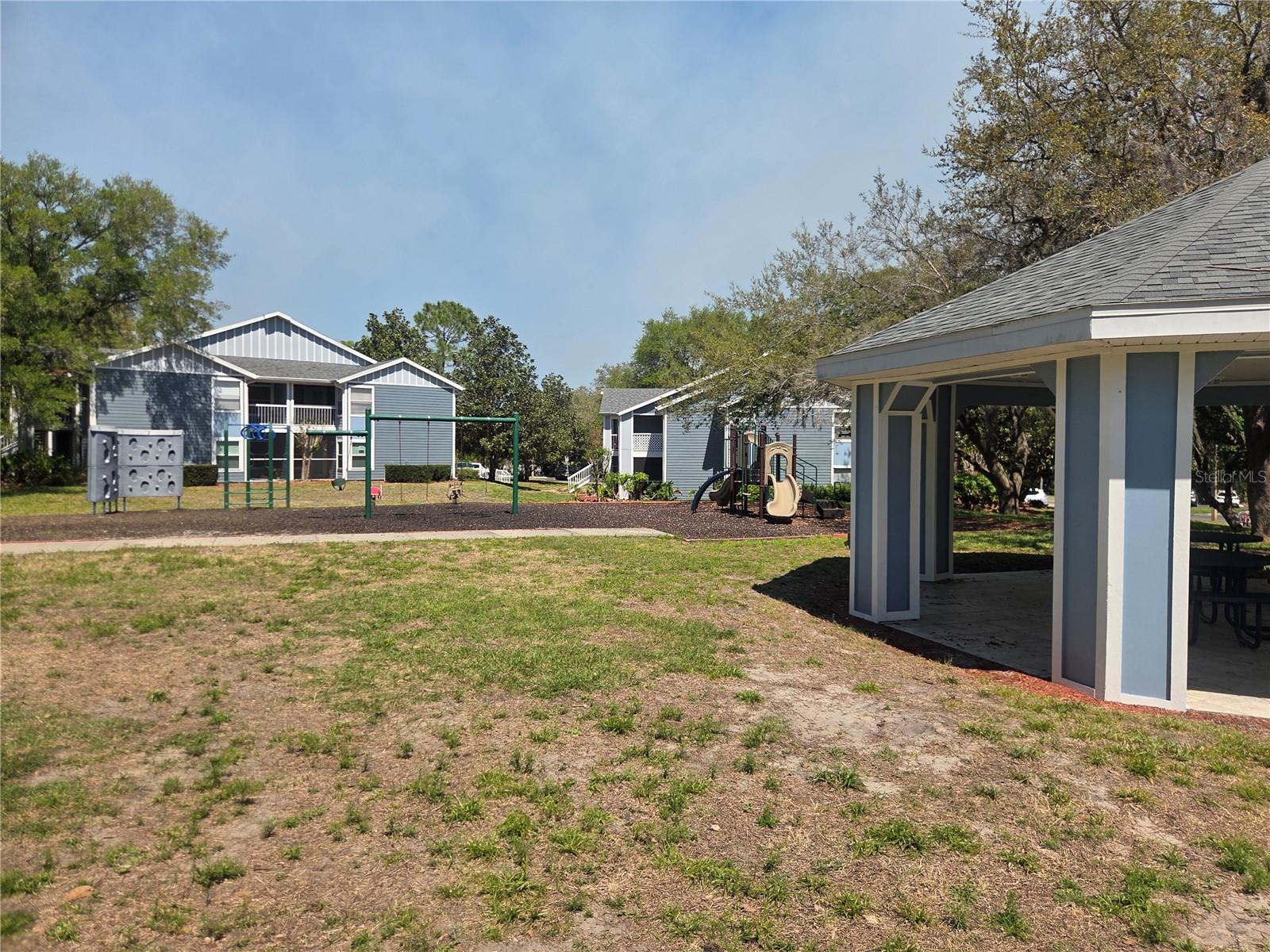 Image 29 of 40 For 2516 Grassy Point Drive 102