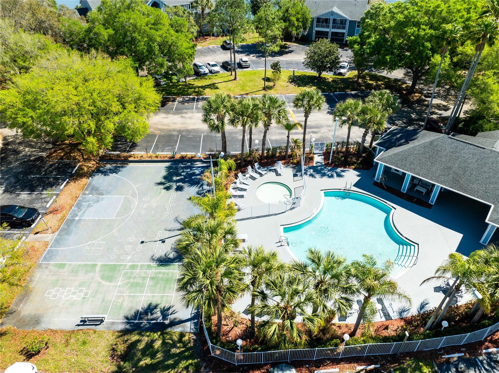 Image 6 of 40 For 2516 Grassy Point Drive 102