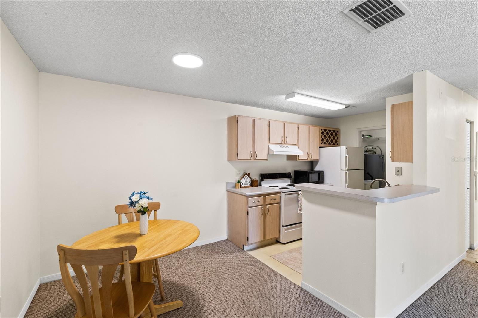 Image 8 of 40 For 2516 Grassy Point Drive 102