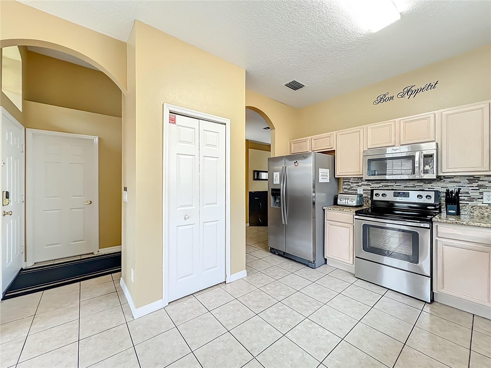 Image 13 of 71 For 520 Orista Drive