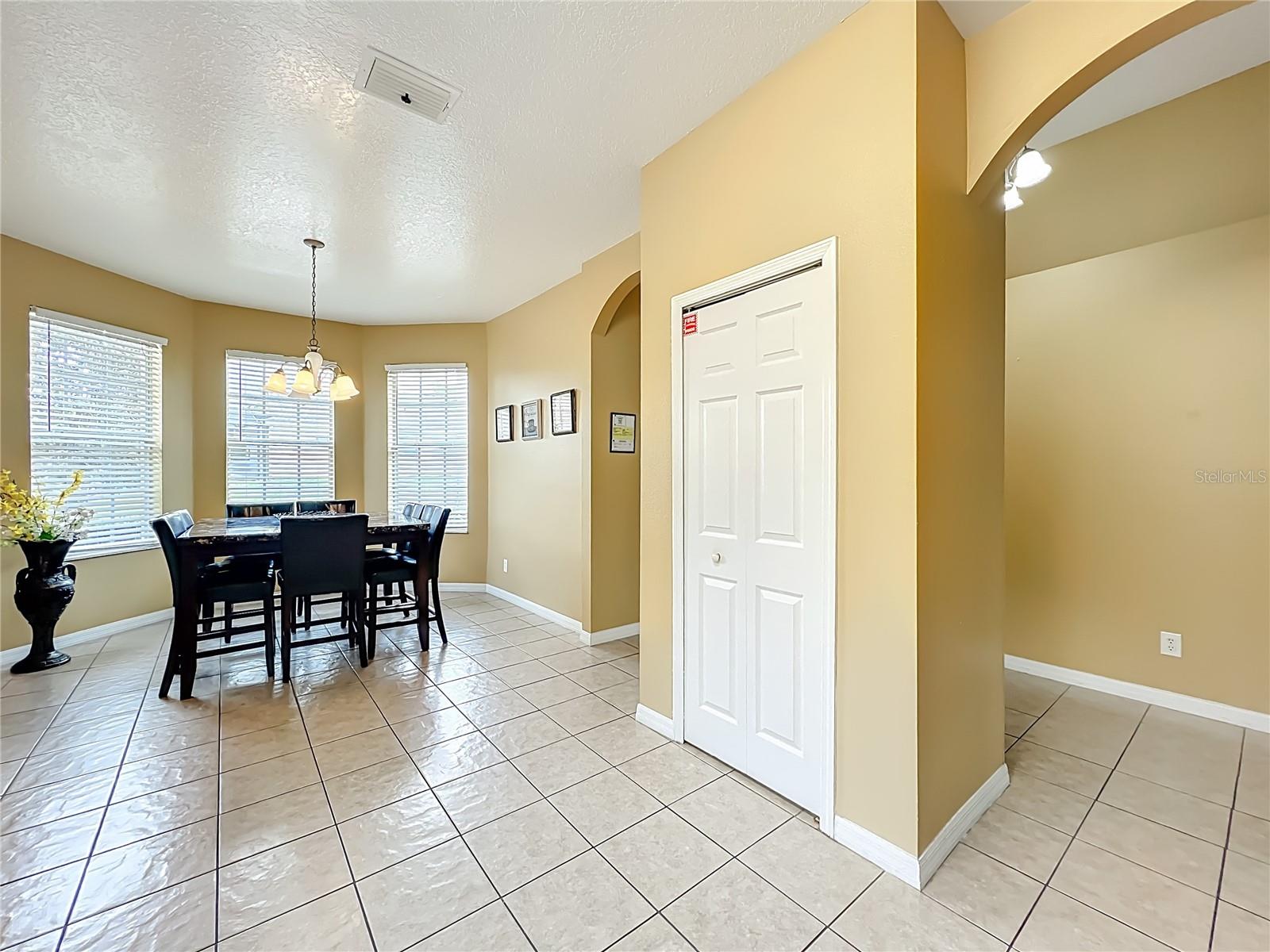 Image 14 of 71 For 520 Orista Drive