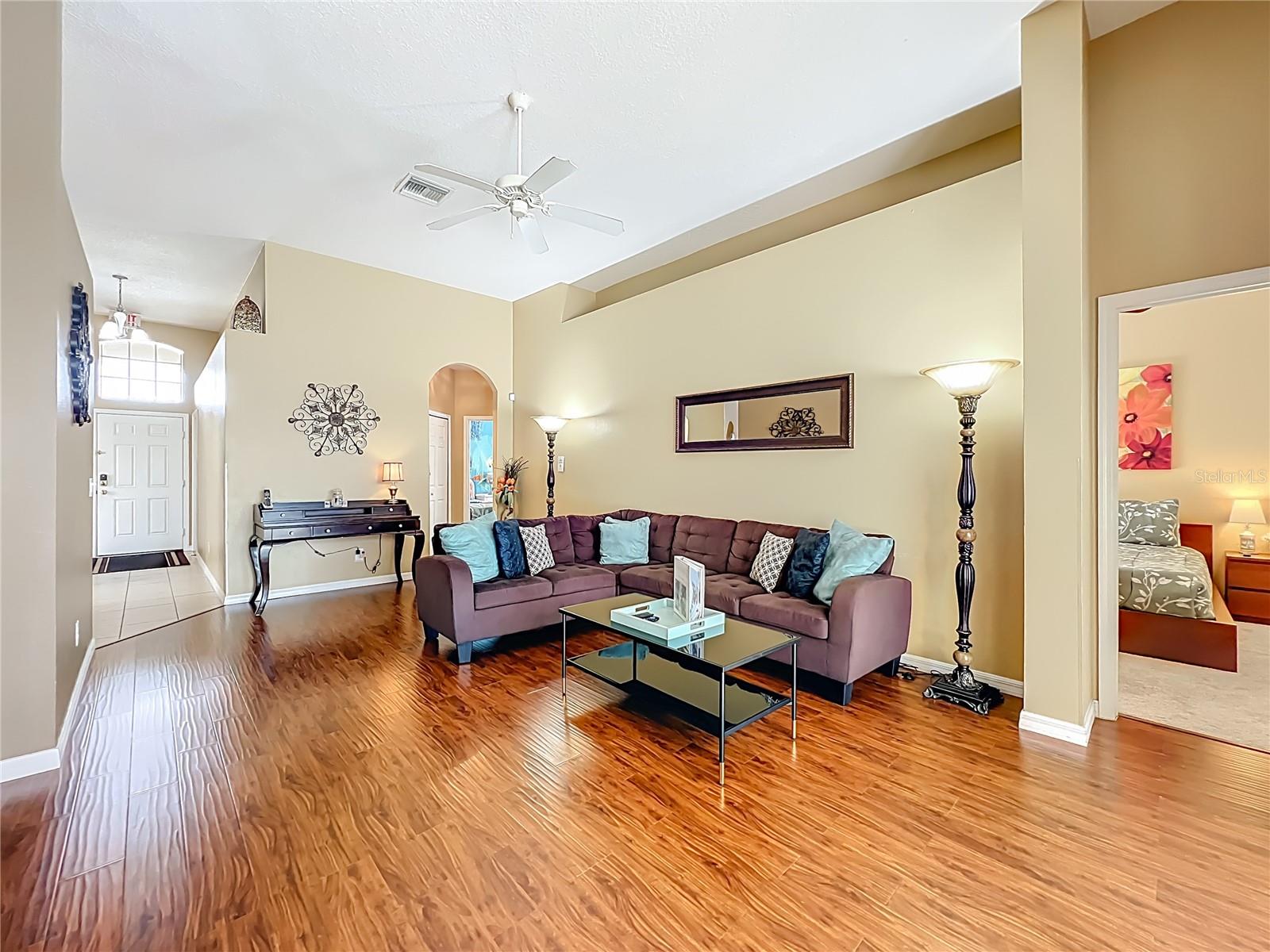 Image 22 of 71 For 520 Orista Drive