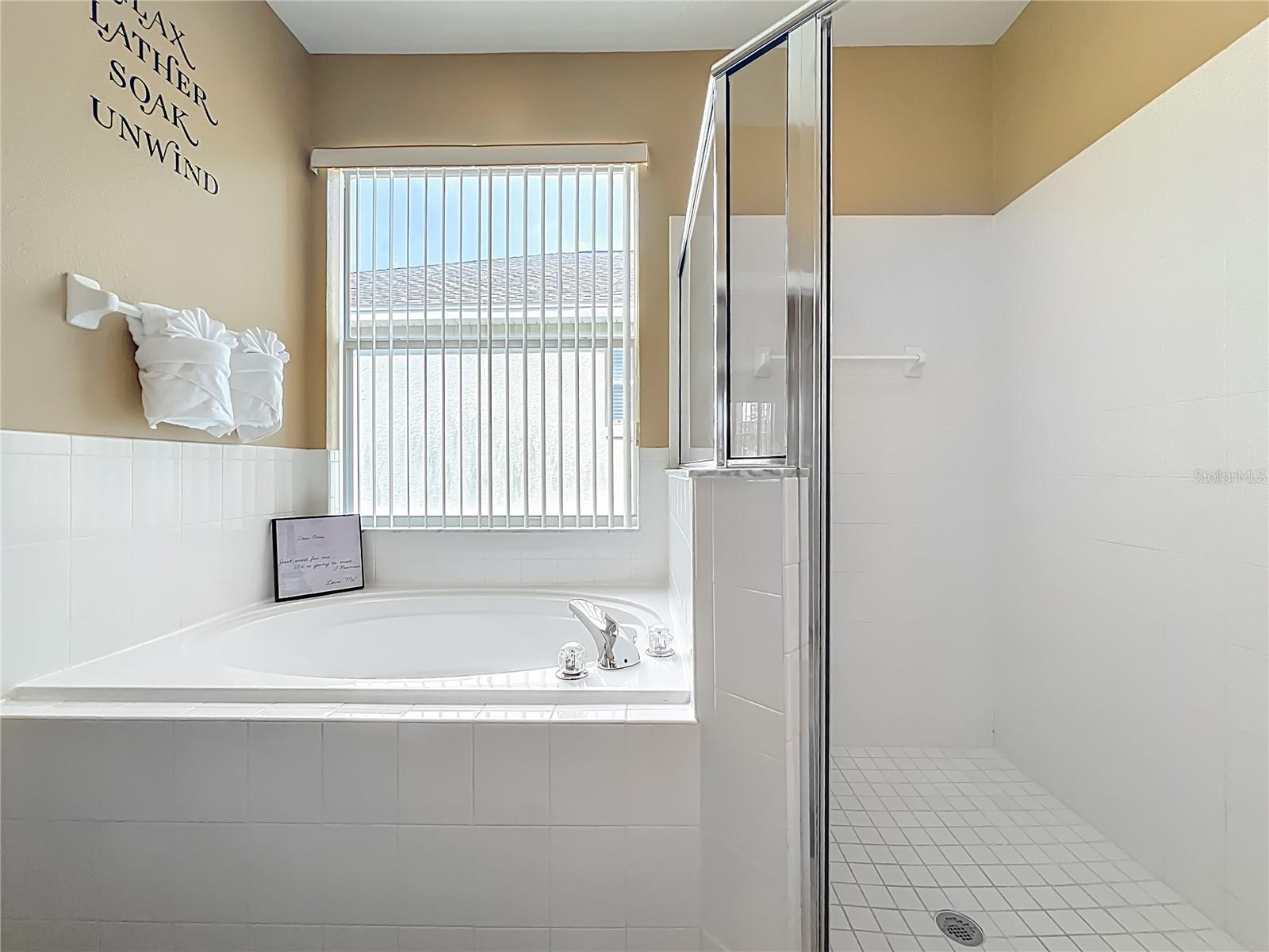 Image 32 of 71 For 520 Orista Drive