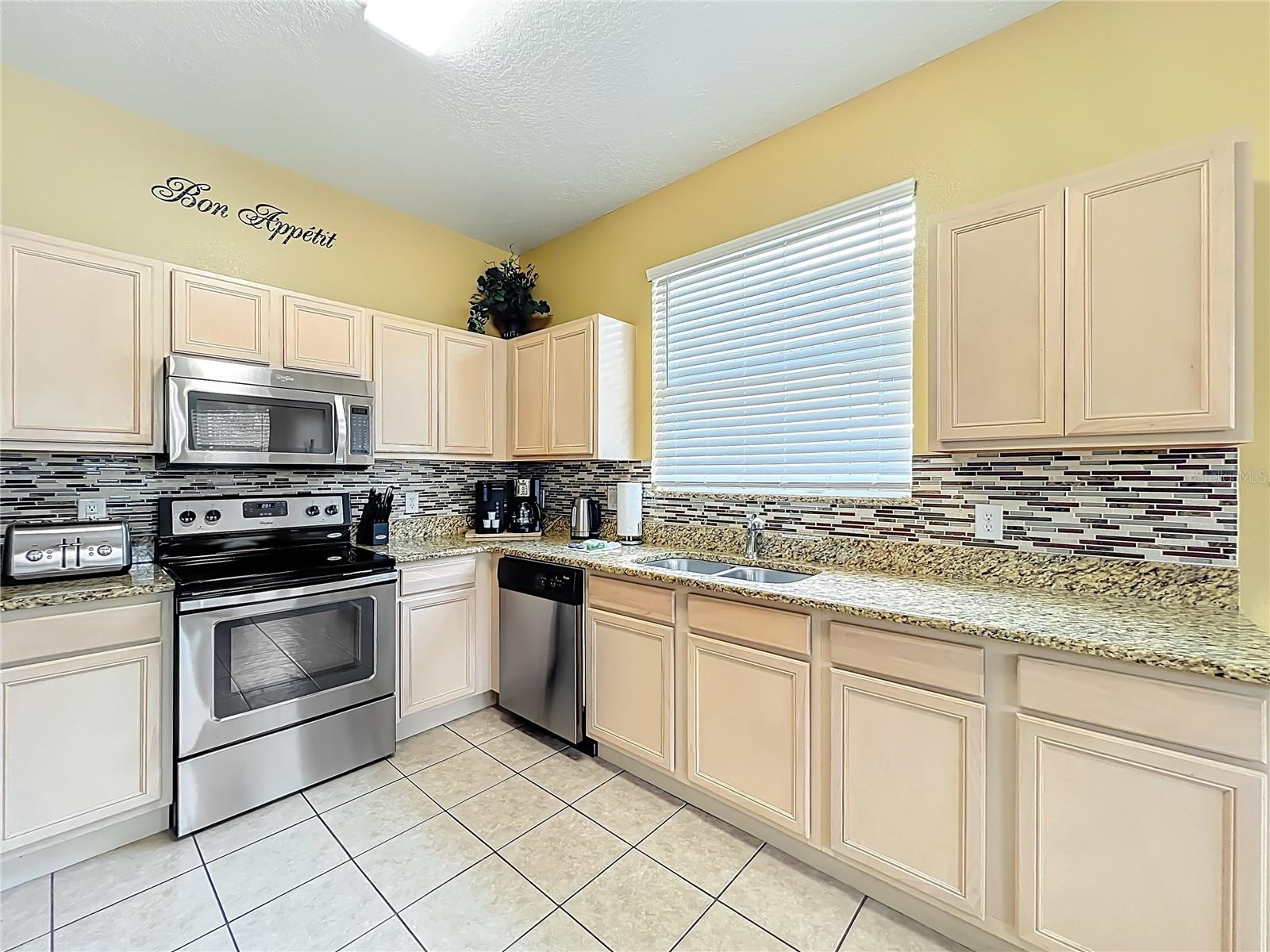 Image 9 of 71 For 520 Orista Drive