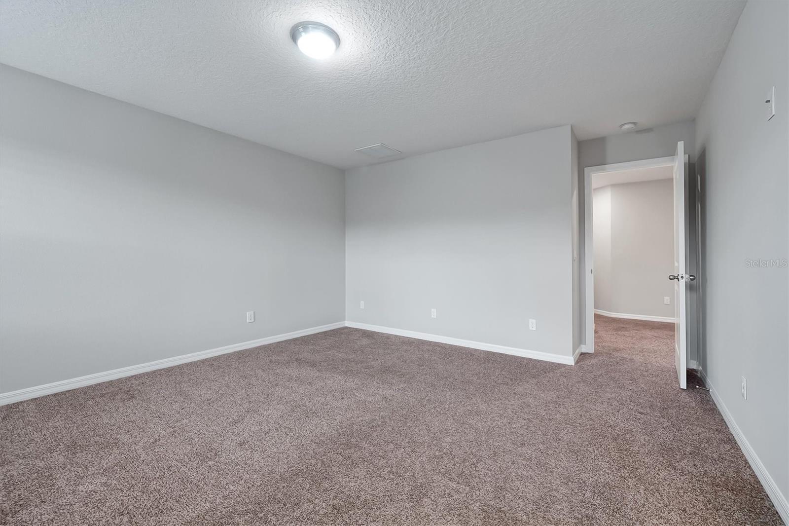 Image 15 of 37 For 9872 Aurea Moss Lane