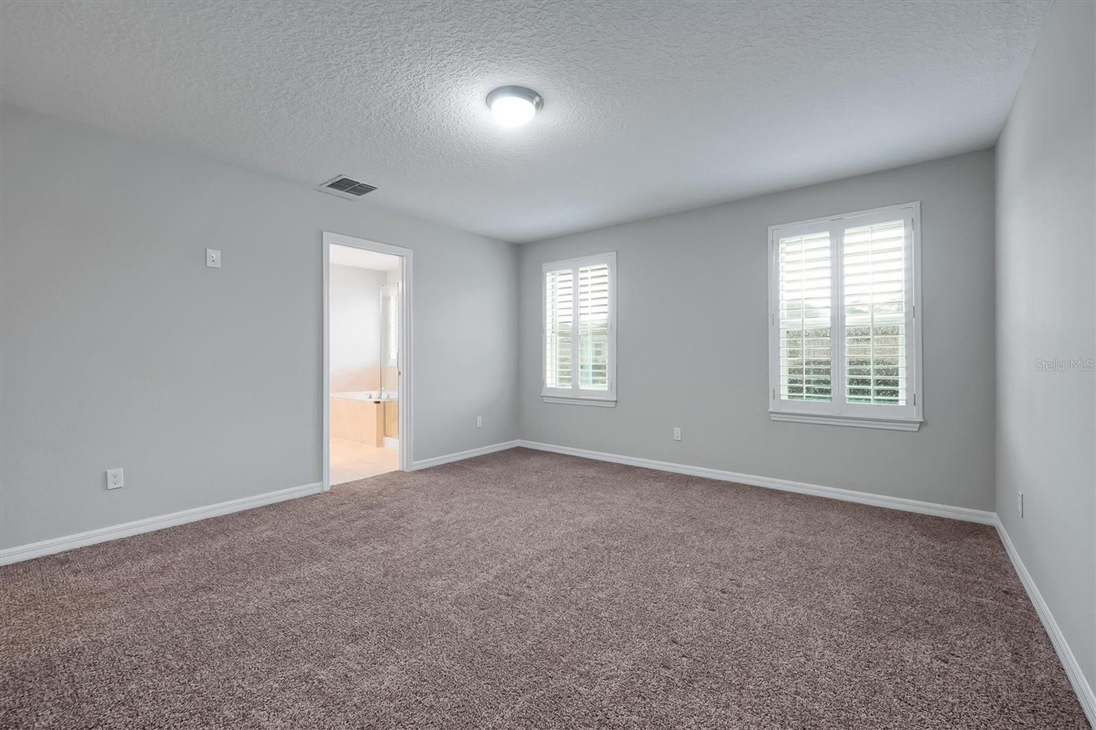 Image 16 of 37 For 9872 Aurea Moss Lane