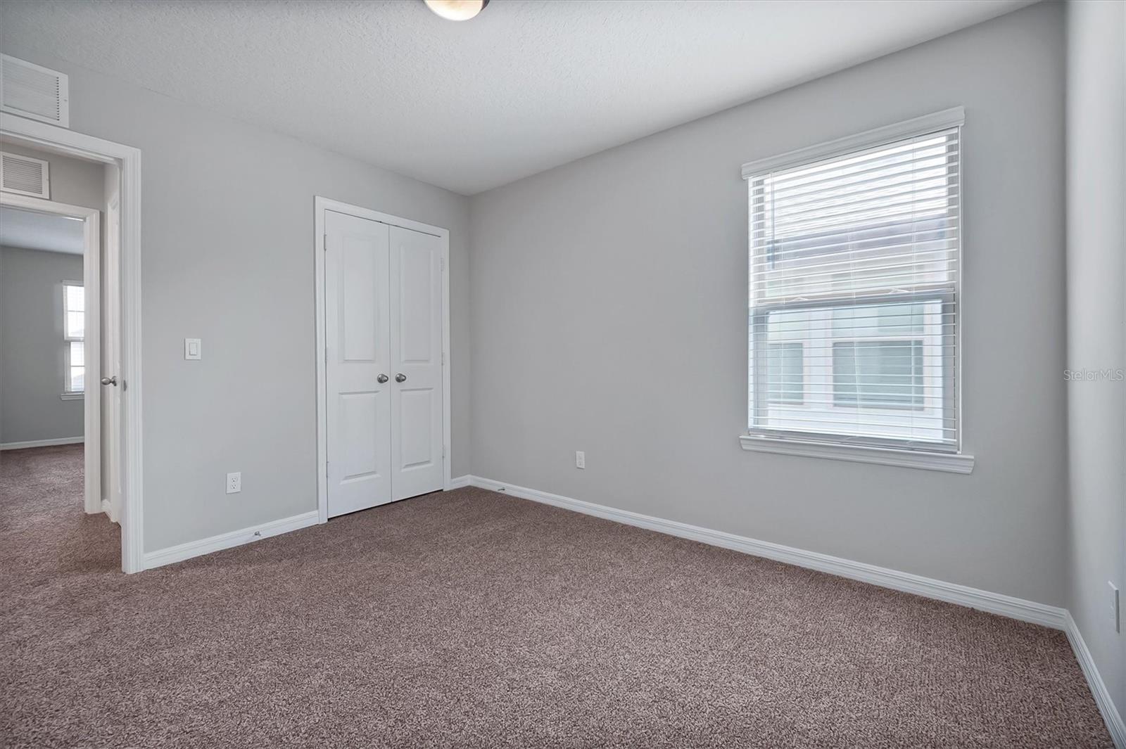 Image 22 of 37 For 9872 Aurea Moss Lane