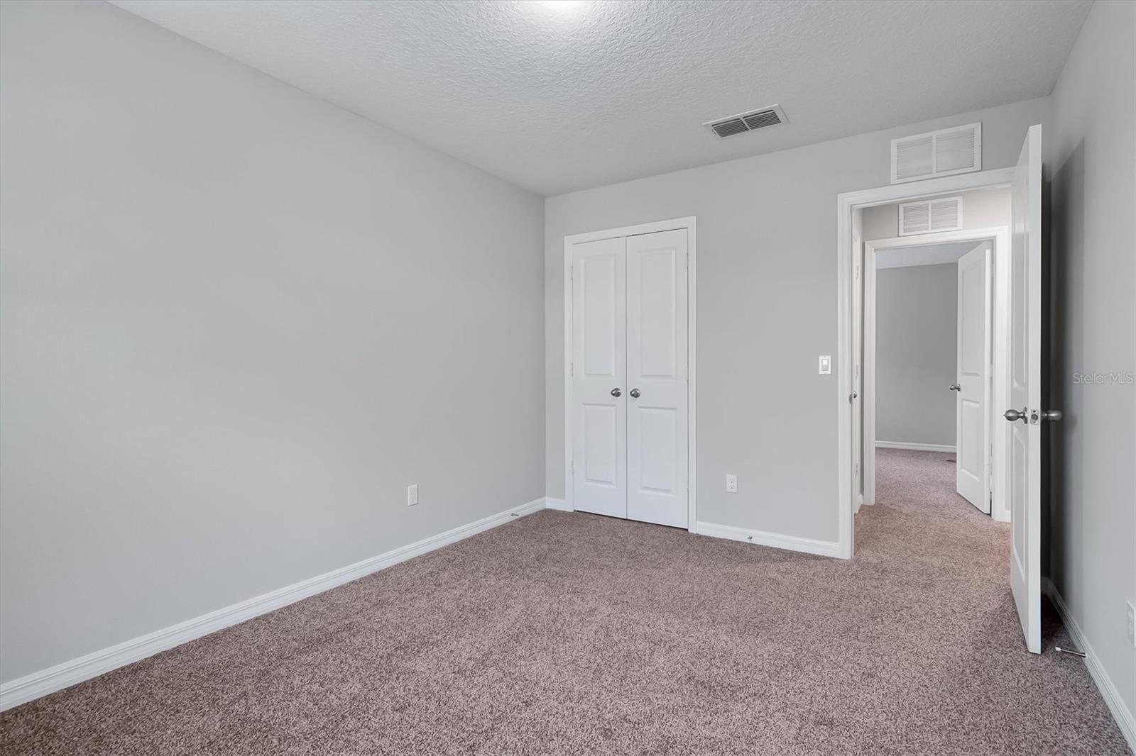 Image 23 of 37 For 9872 Aurea Moss Lane