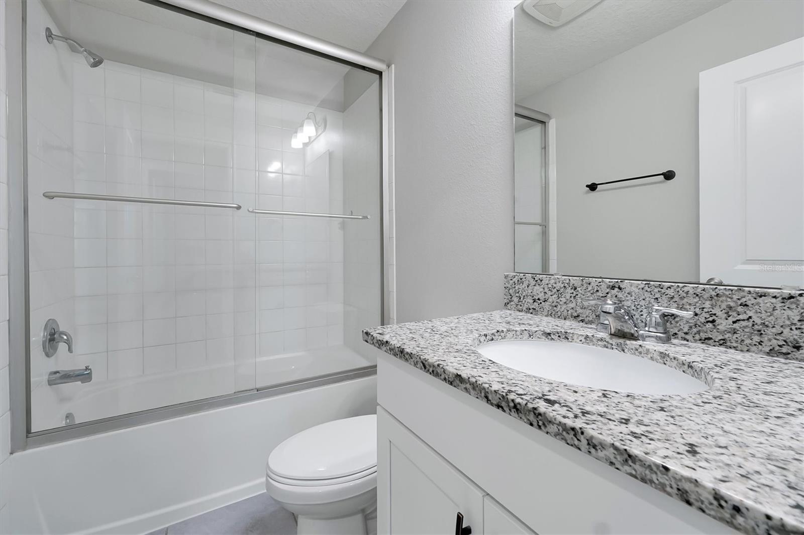 Image 25 of 37 For 9872 Aurea Moss Lane