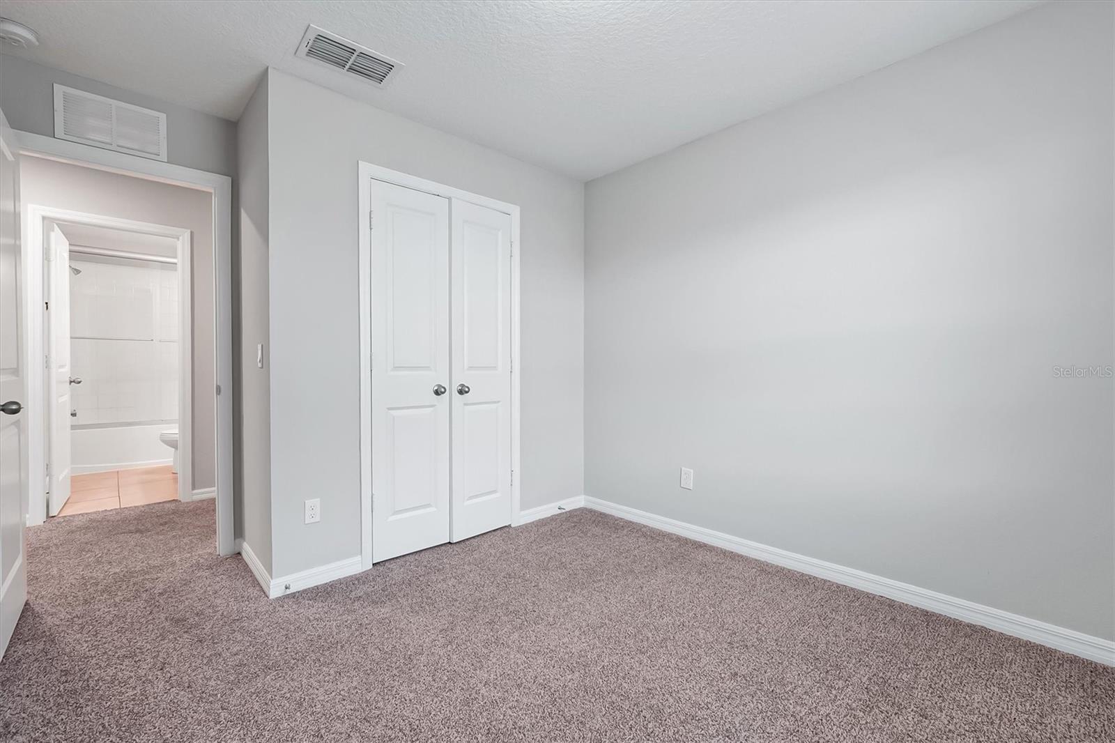 Image 26 of 37 For 9872 Aurea Moss Lane