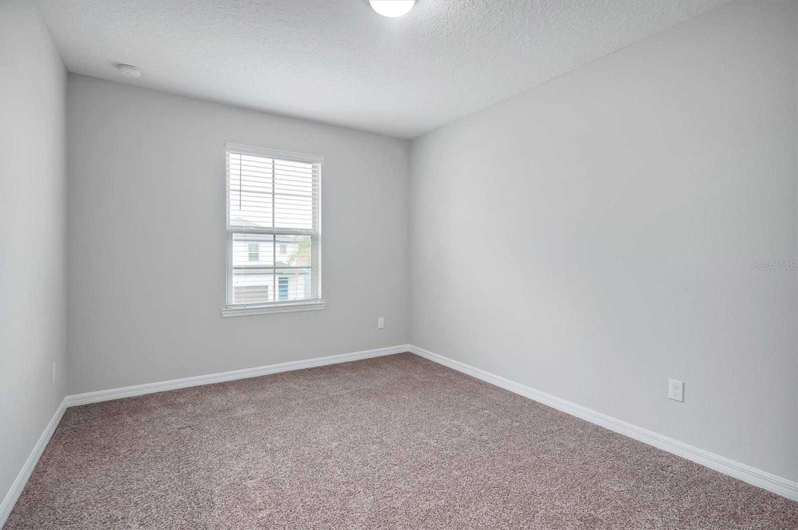 Image 27 of 37 For 9872 Aurea Moss Lane