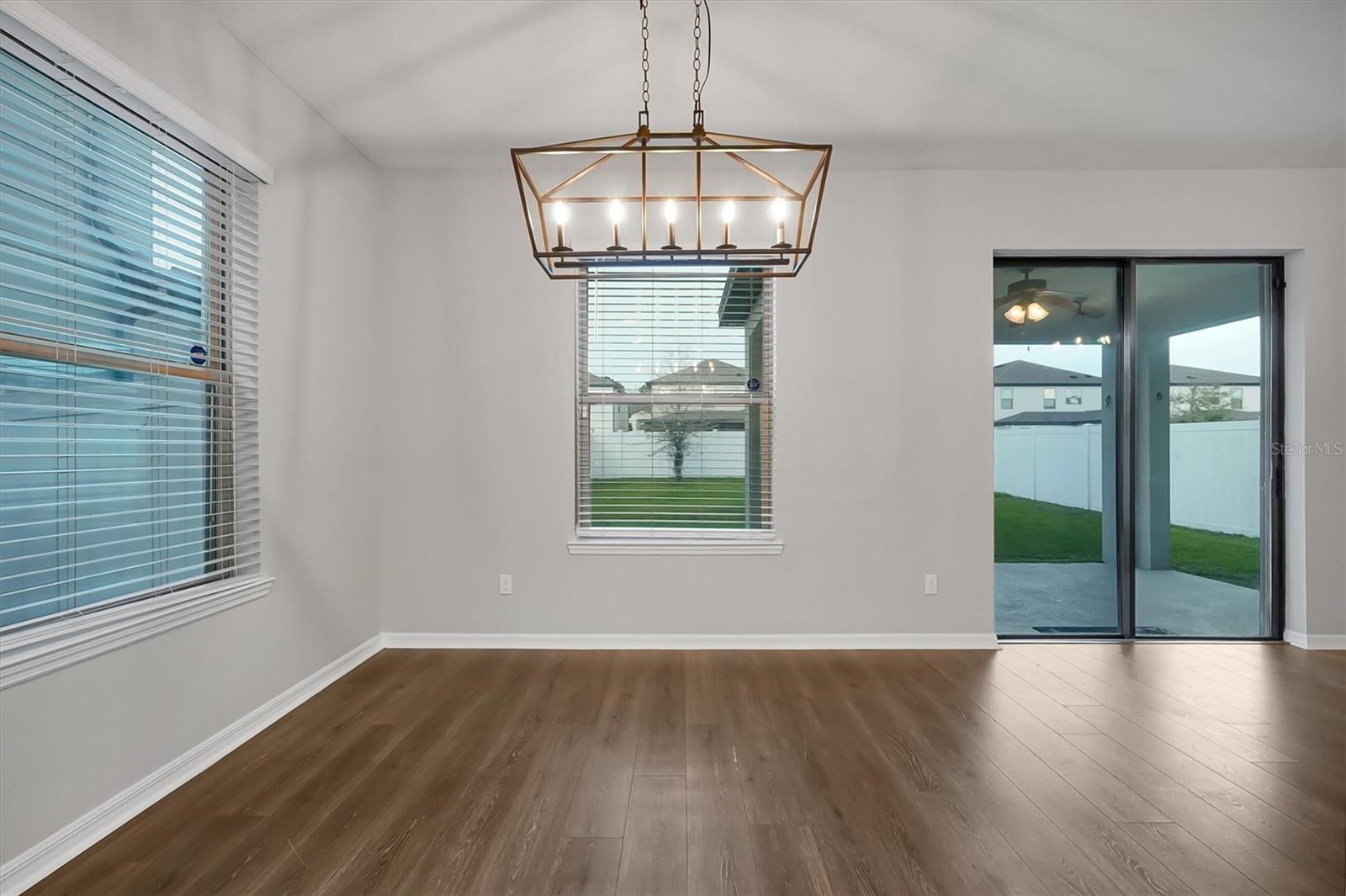 Image 9 of 37 For 9872 Aurea Moss Lane