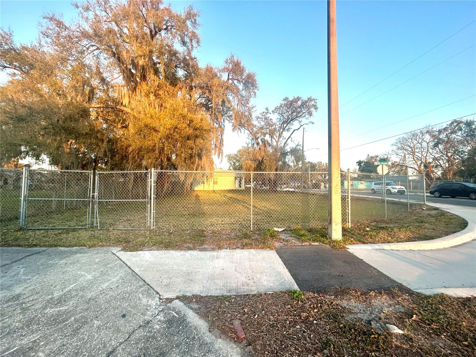 Image 3 of 7 For 2035 Rio Grande Avenue