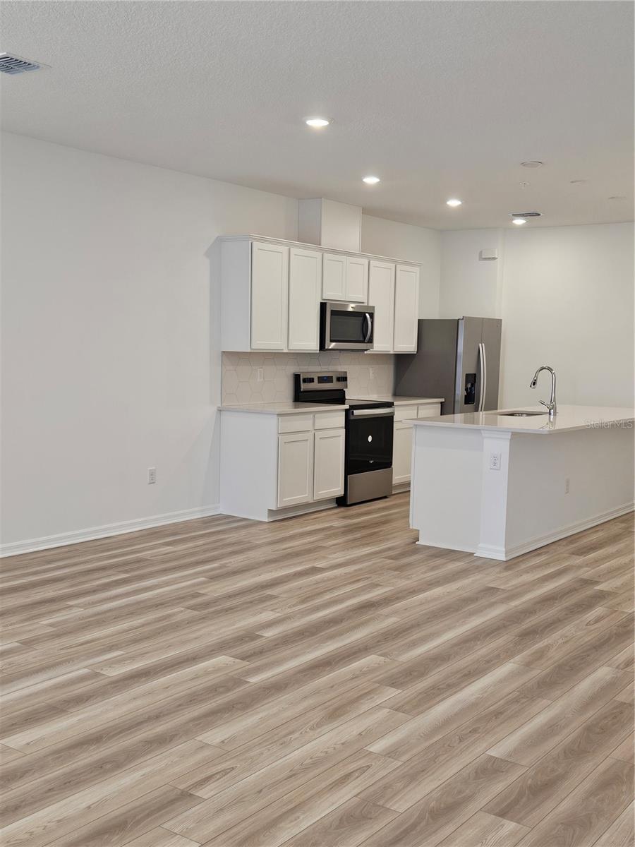 Image 2 of 27 For 11483 Harboview St