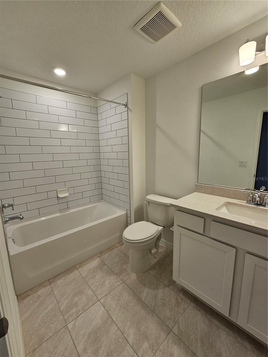 Image 24 of 27 For 11483 Harboview St