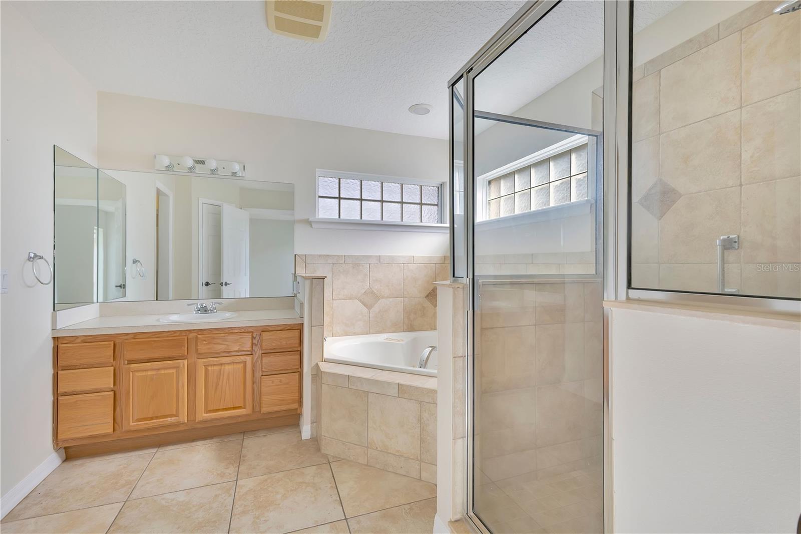 Image 11 of 40 For 1980 Summer Court