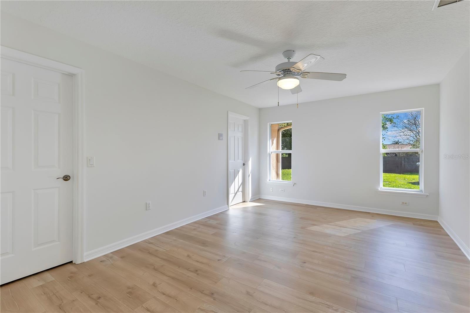 Image 12 of 40 For 1980 Summer Court