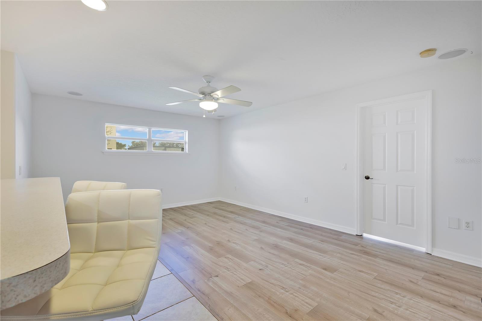 Image 19 of 40 For 1980 Summer Court