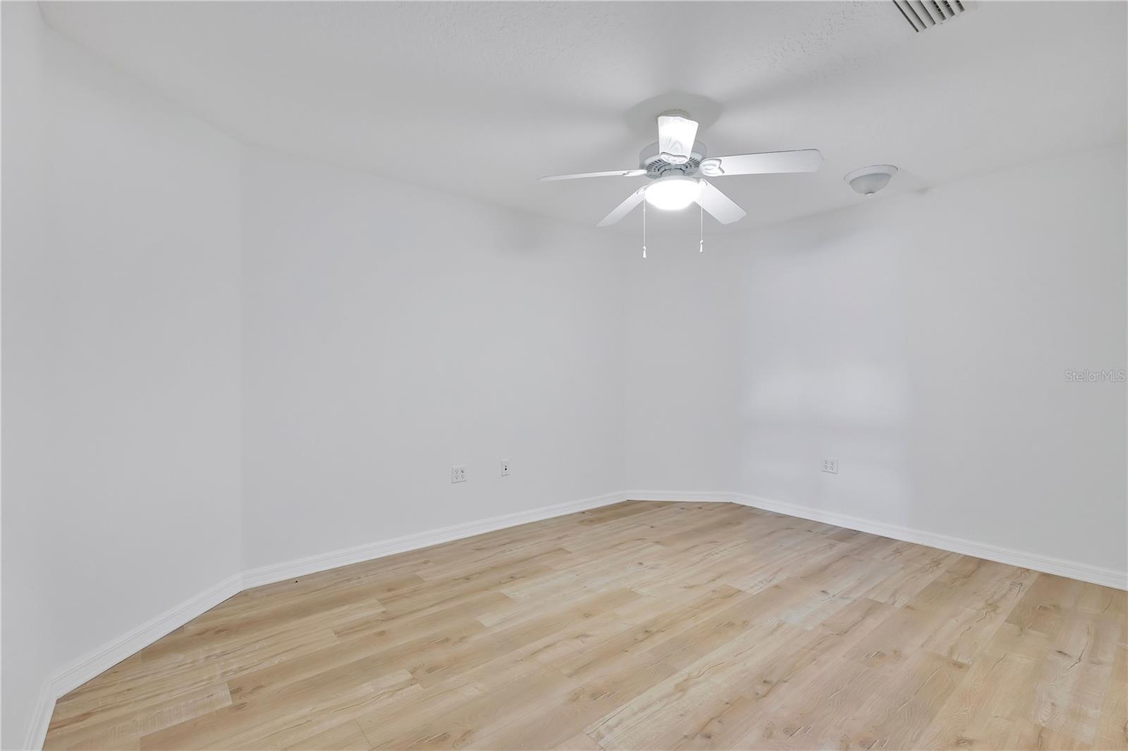 Image 20 of 40 For 1980 Summer Court