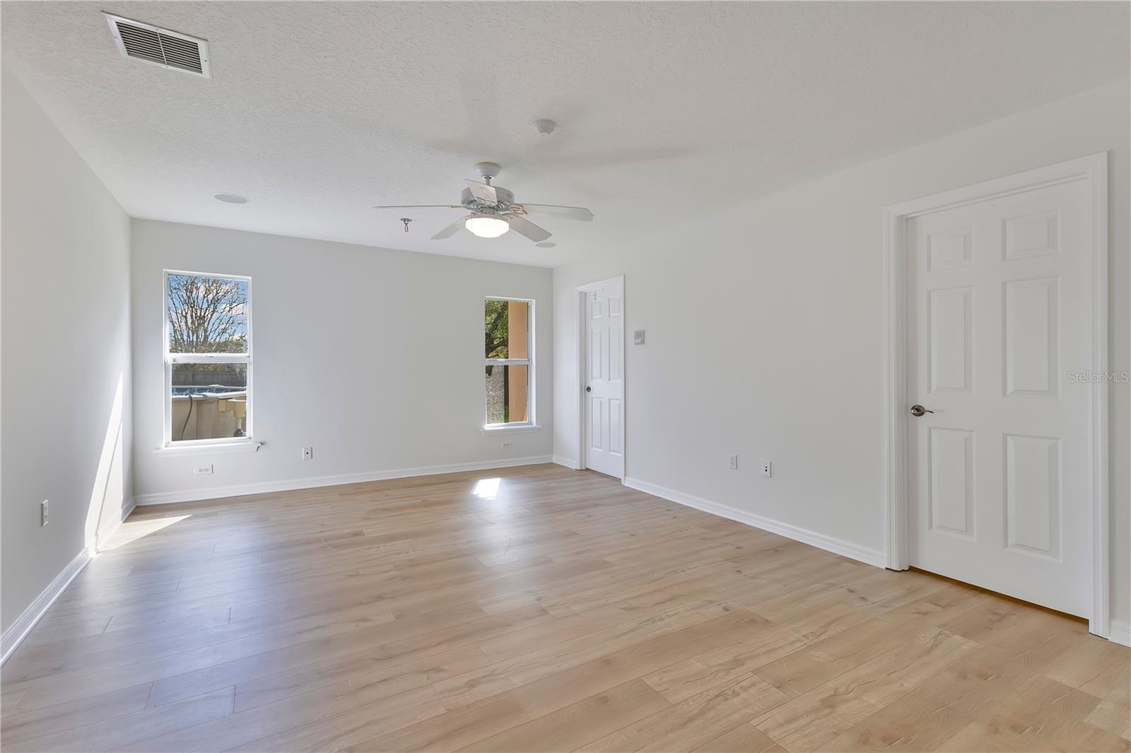 Image 22 of 40 For 1980 Summer Court